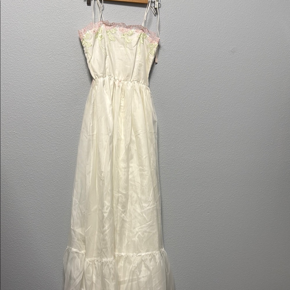 Vintage Deadstock Vicky Vaughn‎ Elegant Cream Floral Dress